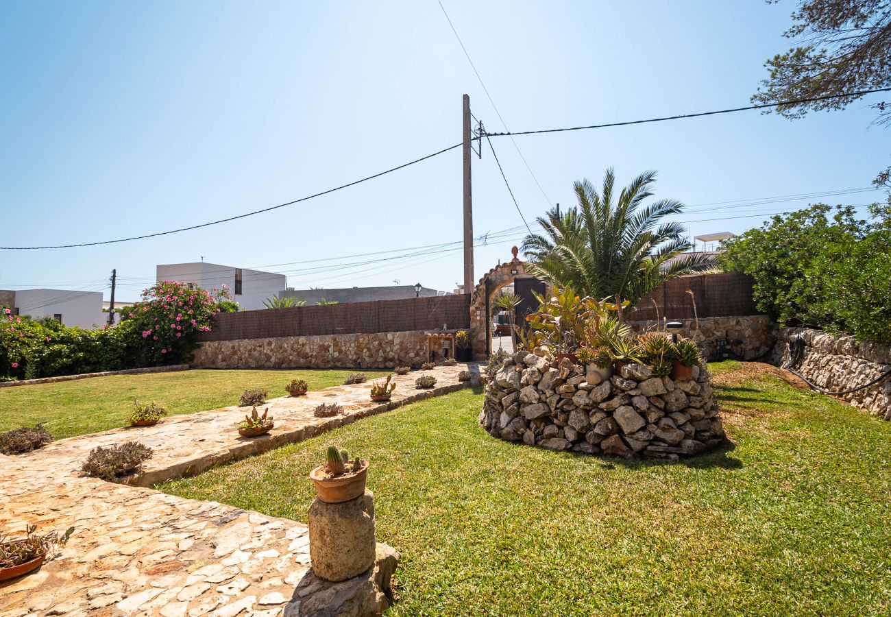 Casa en Cala Llombards - Casa Vacacional Can Monxu en Cala Llombards con Piscina y Vistas al Mar