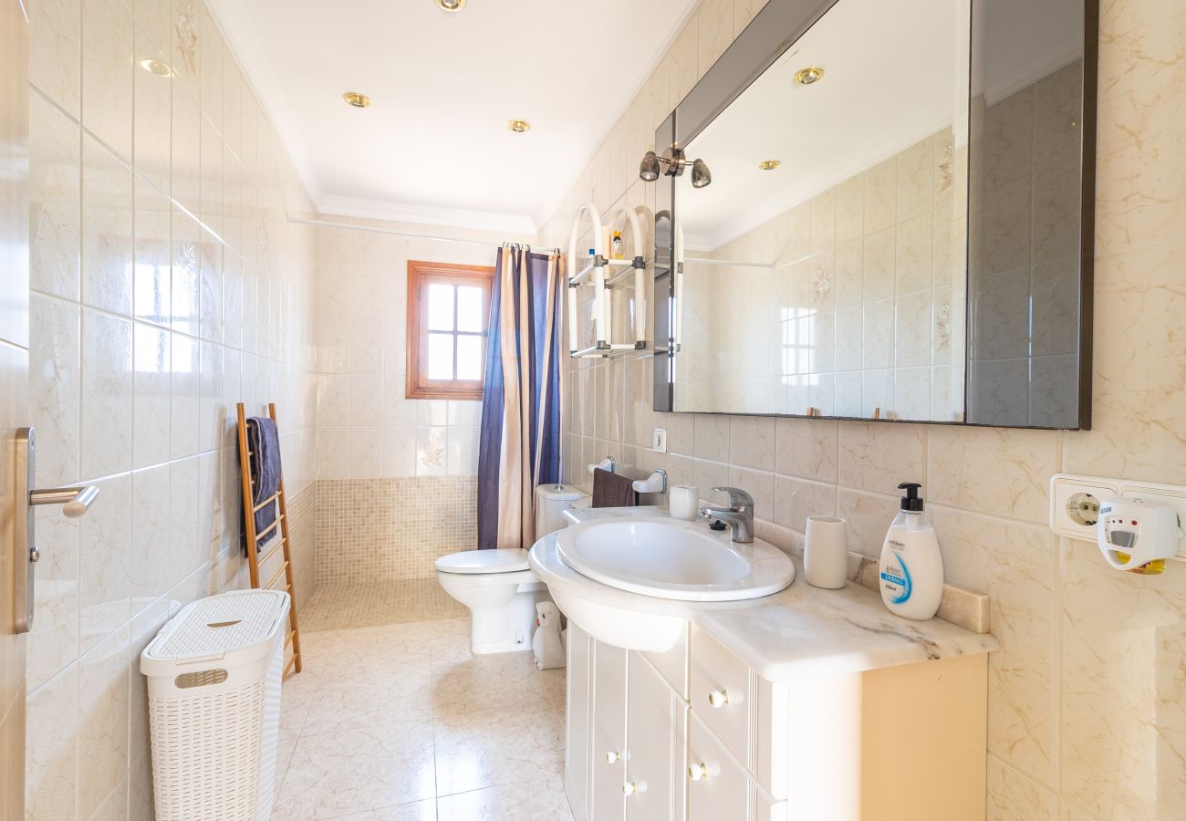 Casa en Cala Llombards - Casa Vacacional Can Monxu en Cala Llombards con Piscina y Vistas al Mar