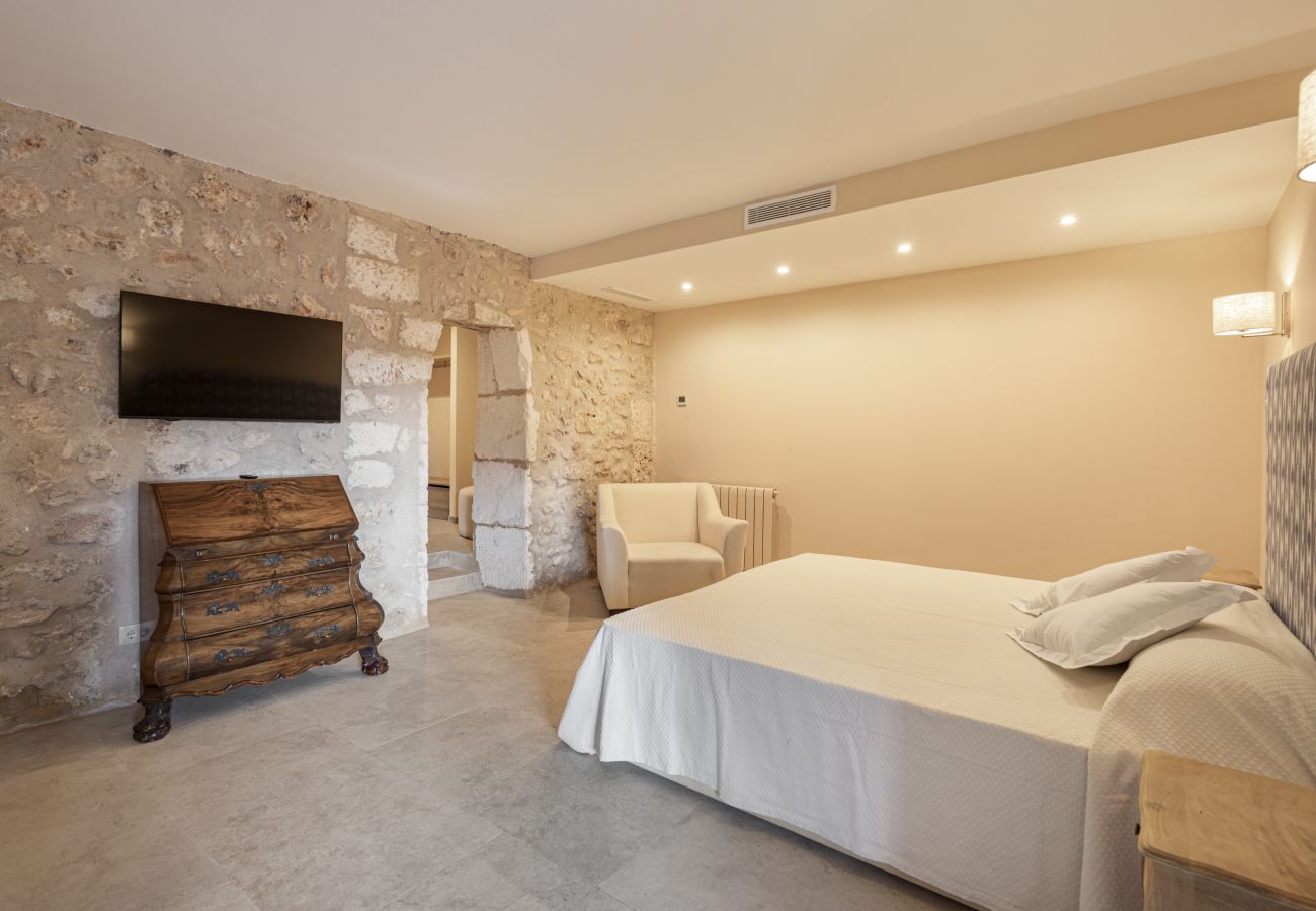 Finca en LLucmajor - Finca Terra Vella finca de lujo con hasta 11 dormitorios en alquiler mensual en Mallorca