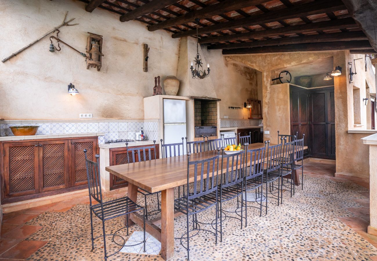 Finca en Manacor - Casa vacacional El Castillo con piscina para 12 personas cerca de Manacor en Mallorca