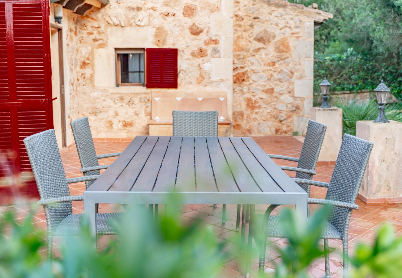 Finca en Manacor - Casa vacacional El Castillo con piscina para 12 personas cerca de Manacor en Mallorca