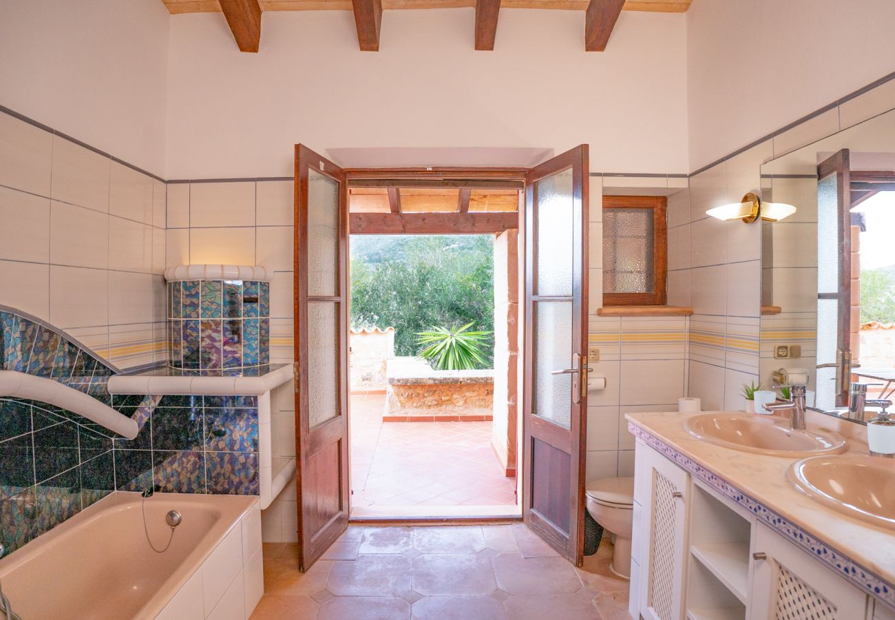 Finca en Manacor - Casa vacacional El Castillo con piscina para 12 personas cerca de Manacor en Mallorca