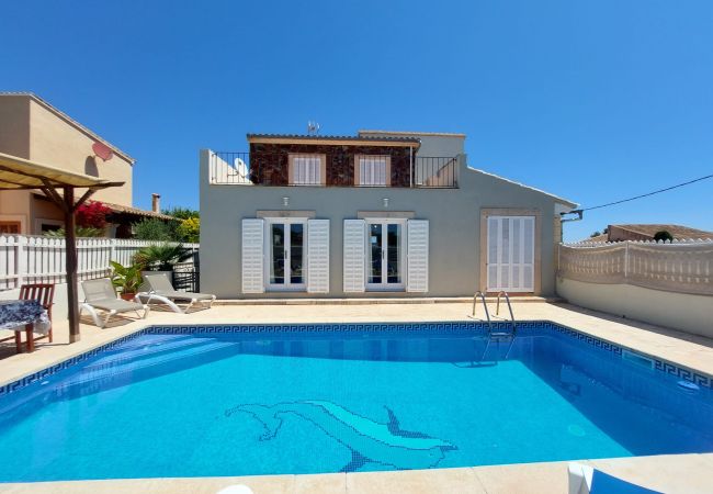 Casa en Es Llombards - Casa de vacaciones en Cala Llombards con piscina y vistas al mar cerca de Santanyí, Mallorca