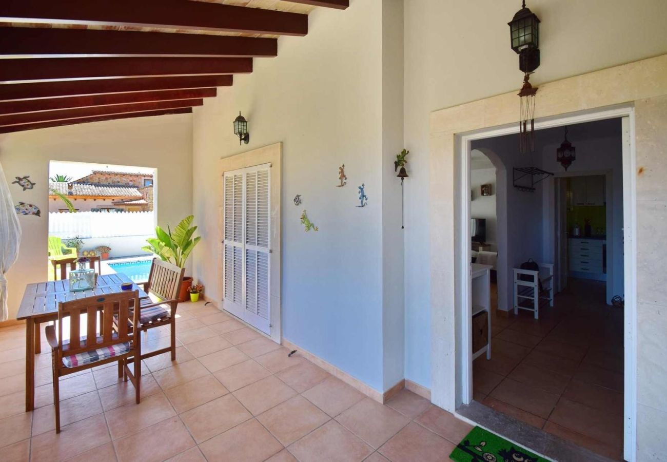 Casa en Es Llombards - Casa de vacaciones en Cala Llombards con piscina y vistas al mar cerca de Santanyí, Mallorca