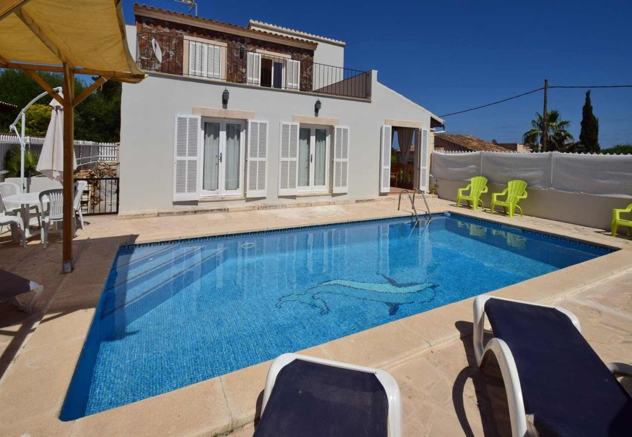 Casa en Es Llombards - Casa de vacaciones en Cala Llombards con piscina y vistas al mar cerca de Santanyí, Mallorca