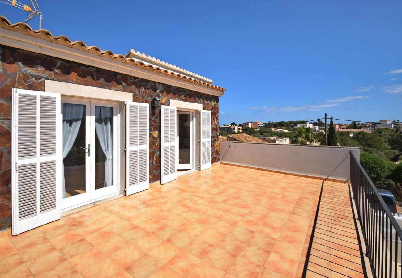 Casa en Es Llombards - Casa de vacaciones en Cala Llombards con piscina y vistas al mar cerca de Santanyí, Mallorca