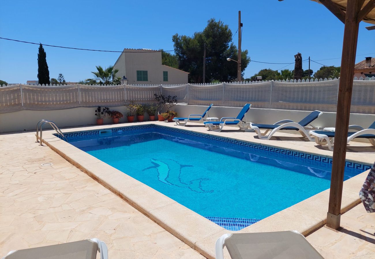 Casa en Es Llombards - Casa de vacaciones en Cala Llombards con piscina y vistas al mar cerca de Santanyí, Mallorca