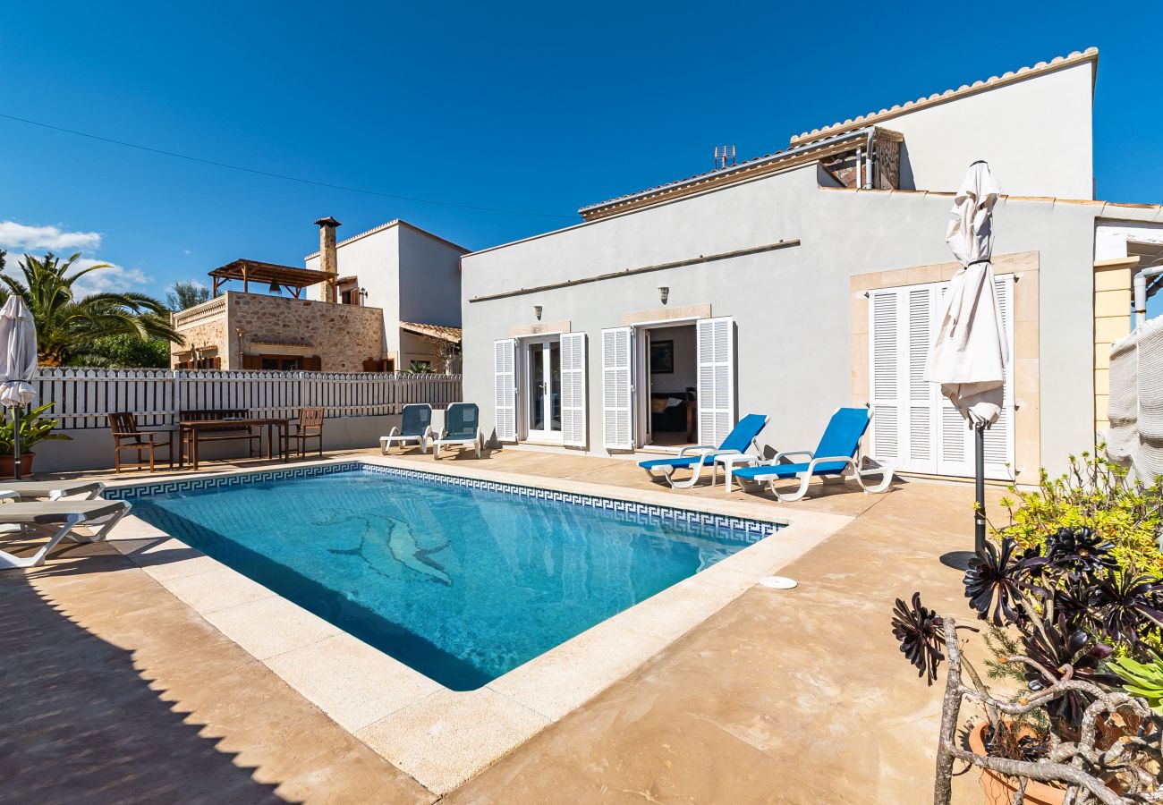 Casa en Es Llombards - Casa de vacaciones en Cala Llombards con piscina y vistas al mar cerca de Santanyí, Mallorca