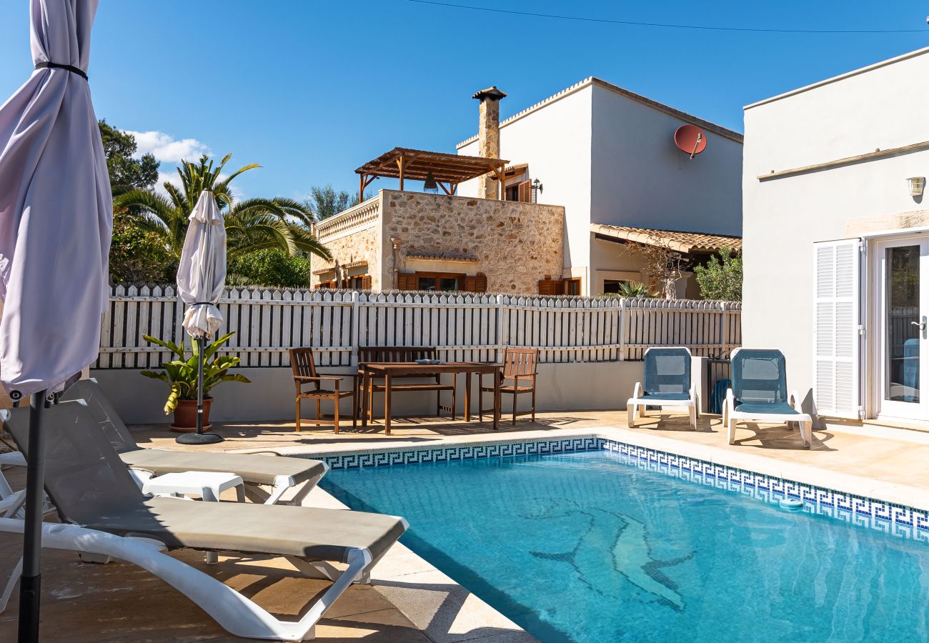 Casa en Es Llombards - Casa de vacaciones en Cala Llombards con piscina y vistas al mar cerca de Santanyí, Mallorca