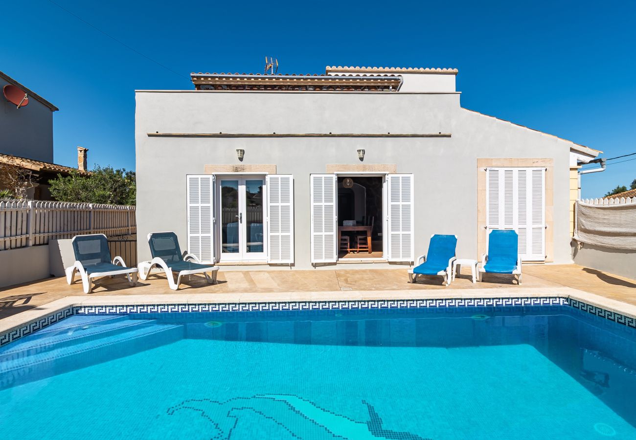 Casa en Es Llombards - Casa de vacaciones en Cala Llombards con piscina y vistas al mar cerca de Santanyí, Mallorca
