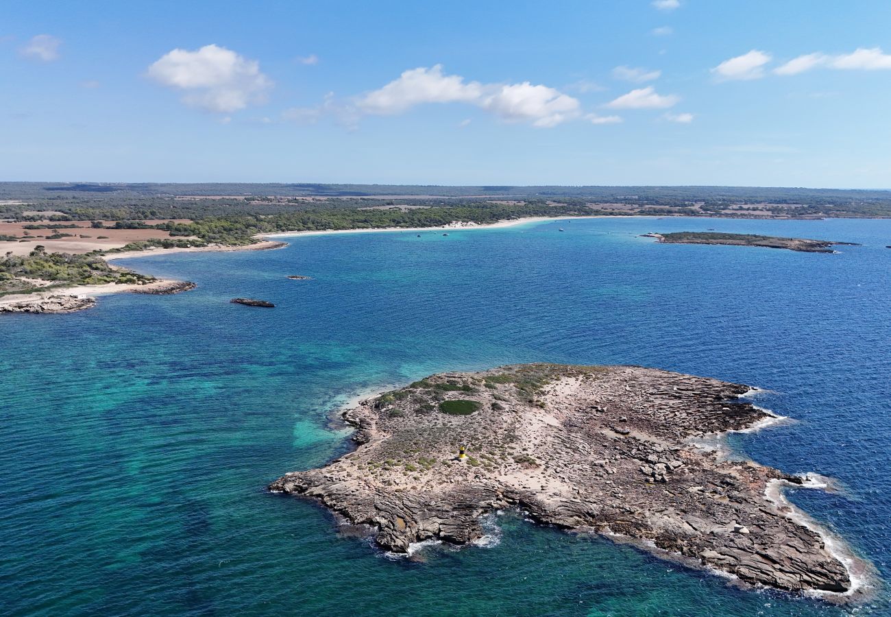 Villa en Colònia de Sant Jordi - Villa Cabrera Casa vacacional con vistas al mar y piscina en Colònia de Sant Jordi, Mallorca