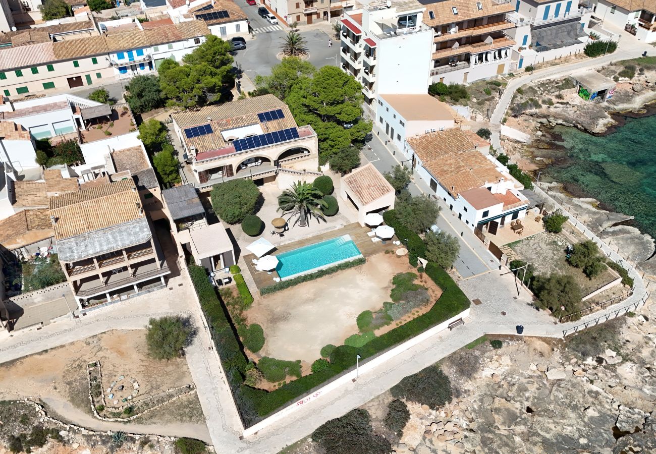 Villa en Colònia de Sant Jordi - Villa Cabrera Casa vacacional con vistas al mar y piscina en Colònia de Sant Jordi, Mallorca