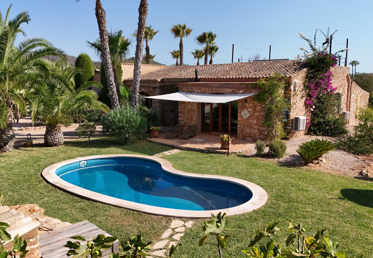 Finca en Santanyi - Finca mediterránea con piscina y jardín en Santanyí Mallorca en venta