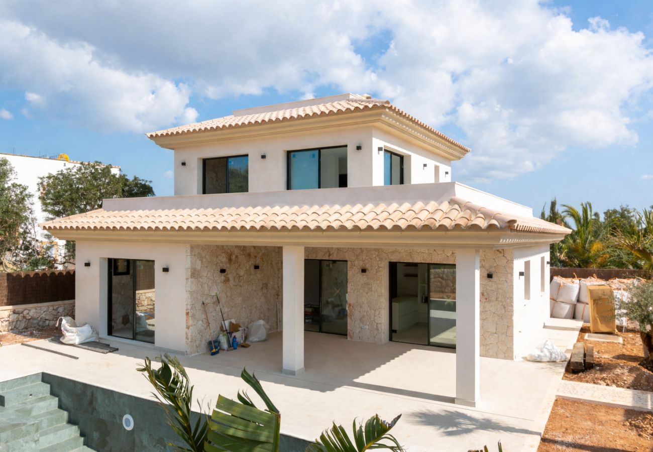 Villa en Es Llombards - Villa de obra nueva con bonitas vistas en venta en Cala Llombards