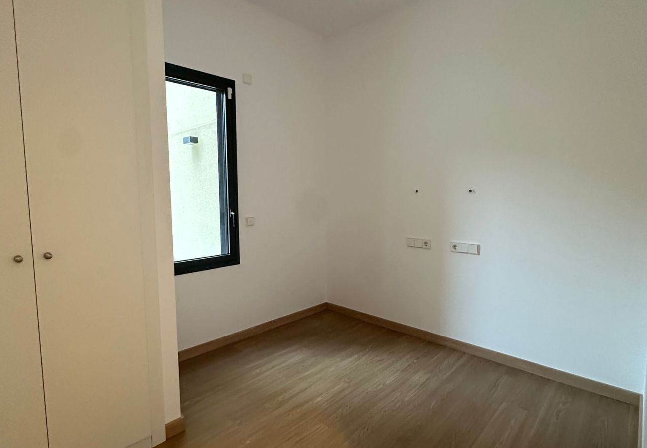 Flat in Palma  - Modern Apartment for Long-Term Rent in Palma with 3 Bedrooms and Terrace