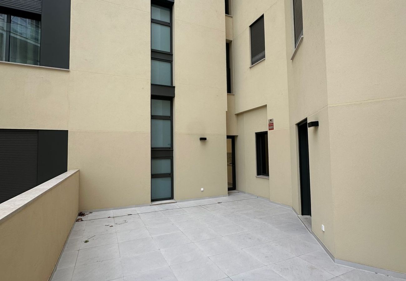 Flat in Palma  - Modern Apartment for Long-Term Rent in Palma with 3 Bedrooms and Terrace