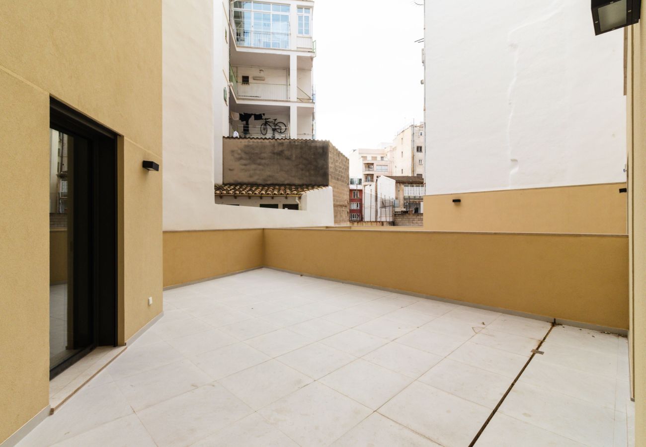 Flat in Palma  - Modern Apartment for Long-Term Rent in Palma with 3 Bedrooms and Terrace
