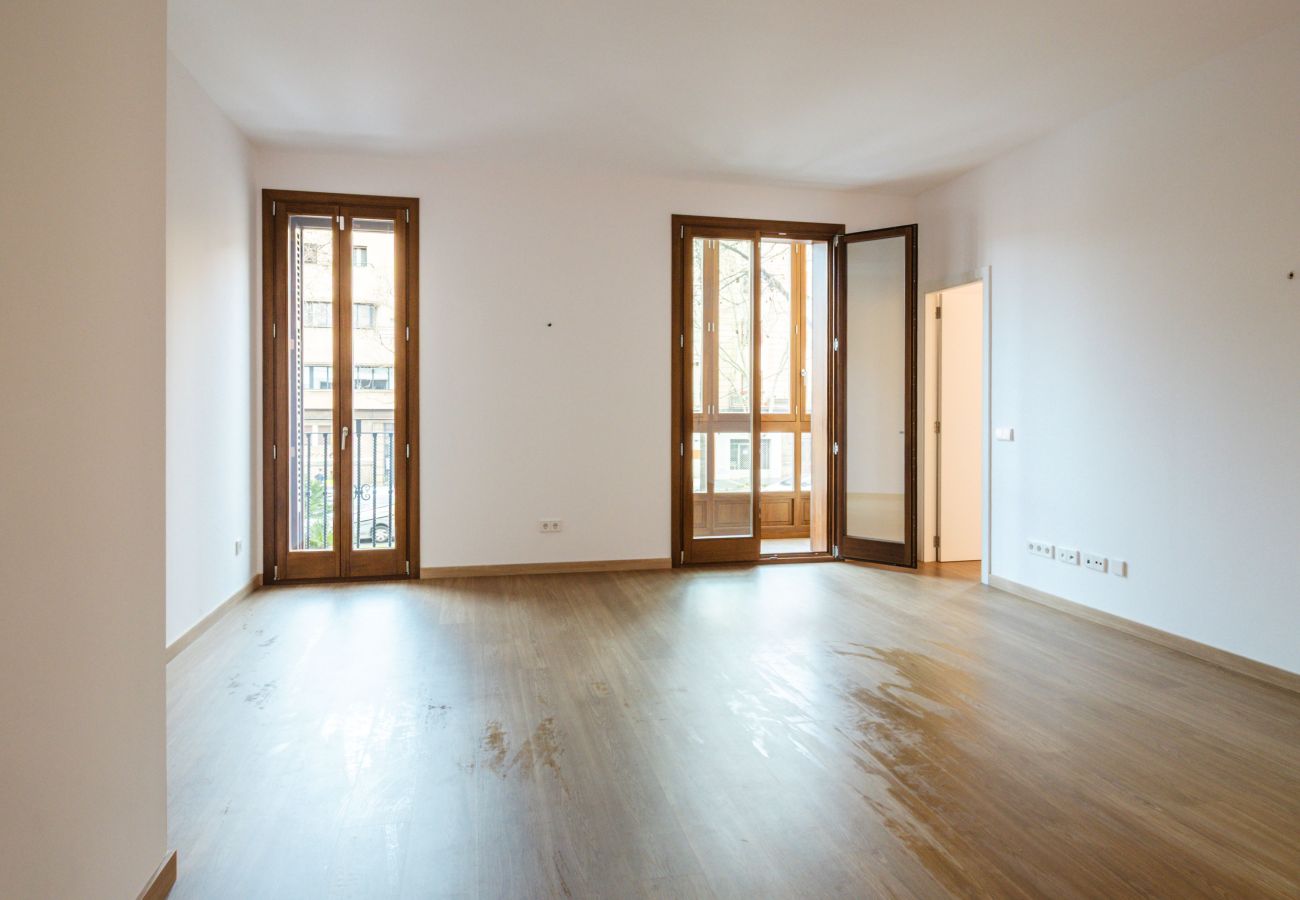 Flat in Palma  - Modern Apartment for Long-Term Rent in Palma with 3 Bedrooms and Terrace