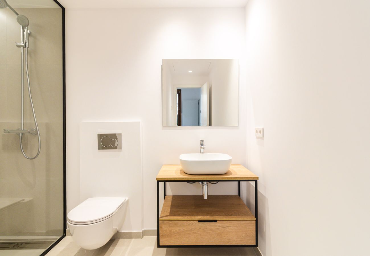 Flat in Palma  - Modern Apartment for Long-Term Rent in Palma with 3 Bedrooms and Terrace