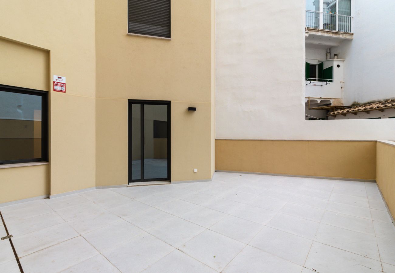 Flat in Palma  - Modern Apartment for Long-Term Rent in Palma with 3 Bedrooms and Terrace