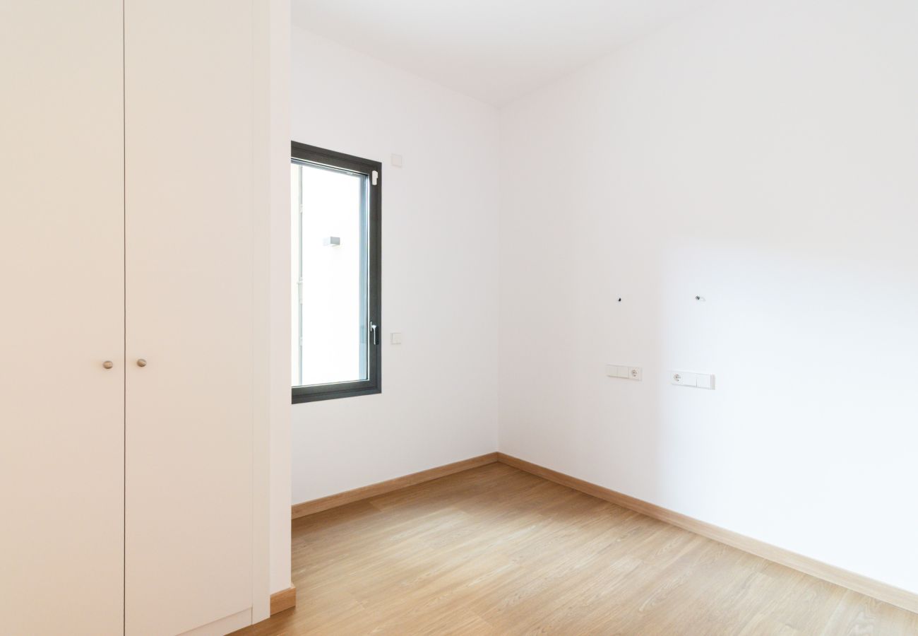Flat in Palma  - Modern Apartment for Long-Term Rent in Palma with 3 Bedrooms and Terrace