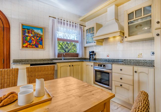 Villa in Santanyi - Beachfront Tower holiday house with pool just 300 m from Cala Santanyi beach Villa in Santanyi - Beachfront Tower holiday house with pool just 300 m from Cala Santanyi beach