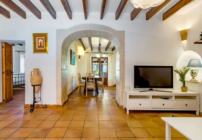 Country house in Santanyi - Finca Can Nin » Traditional country house in a quiet location, large pool and close to the beach
