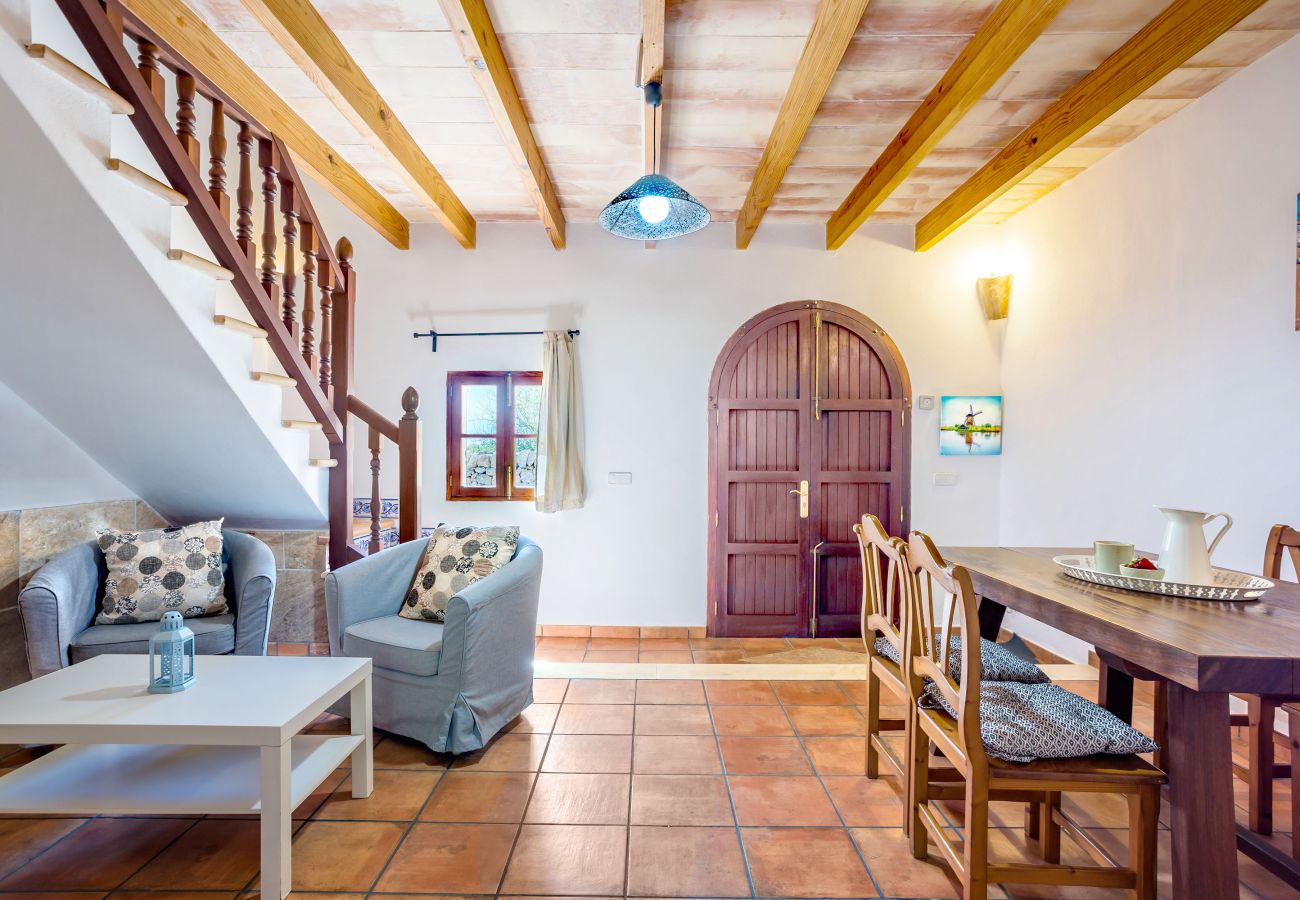 Country house in Santanyi - Finca Can Nin » Traditional country house in a quiet location, large pool and close to the beach