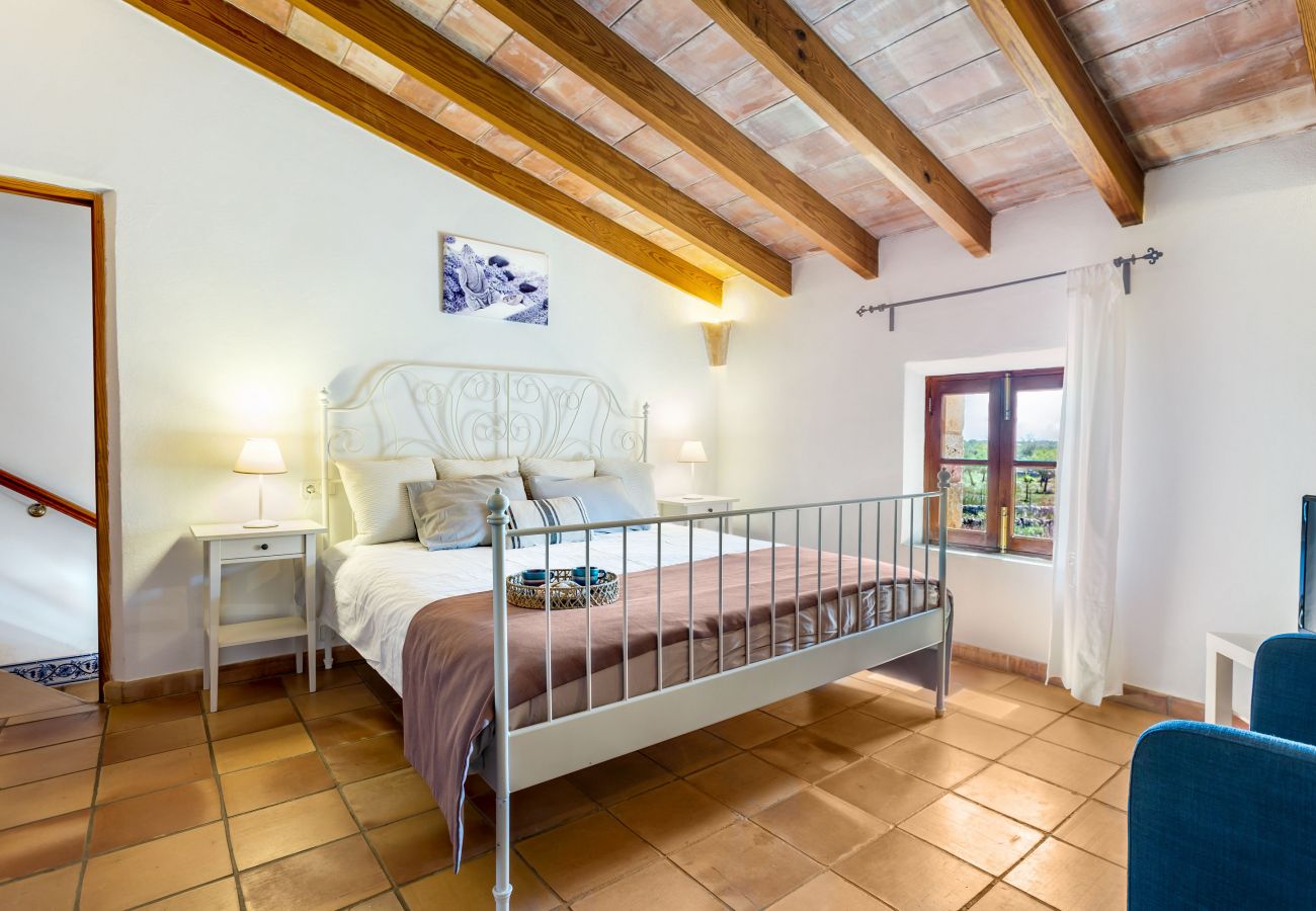 Country house in Santanyi - Finca Can Nin » Traditional country house in a quiet location, large pool and close to the beach