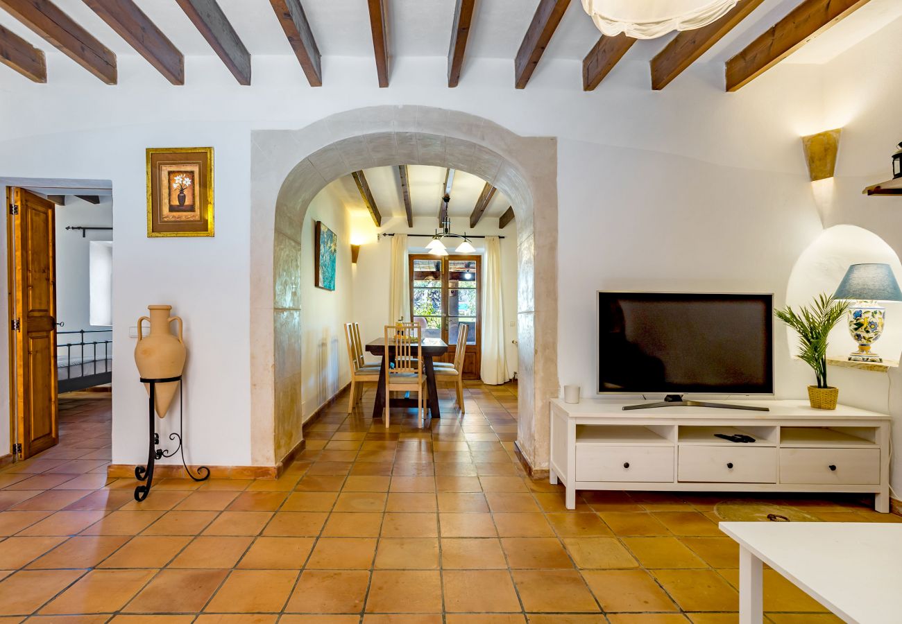 Country house in Santanyi - Finca Can Nin » Traditional country house in a quiet location, large pool and close to the beach