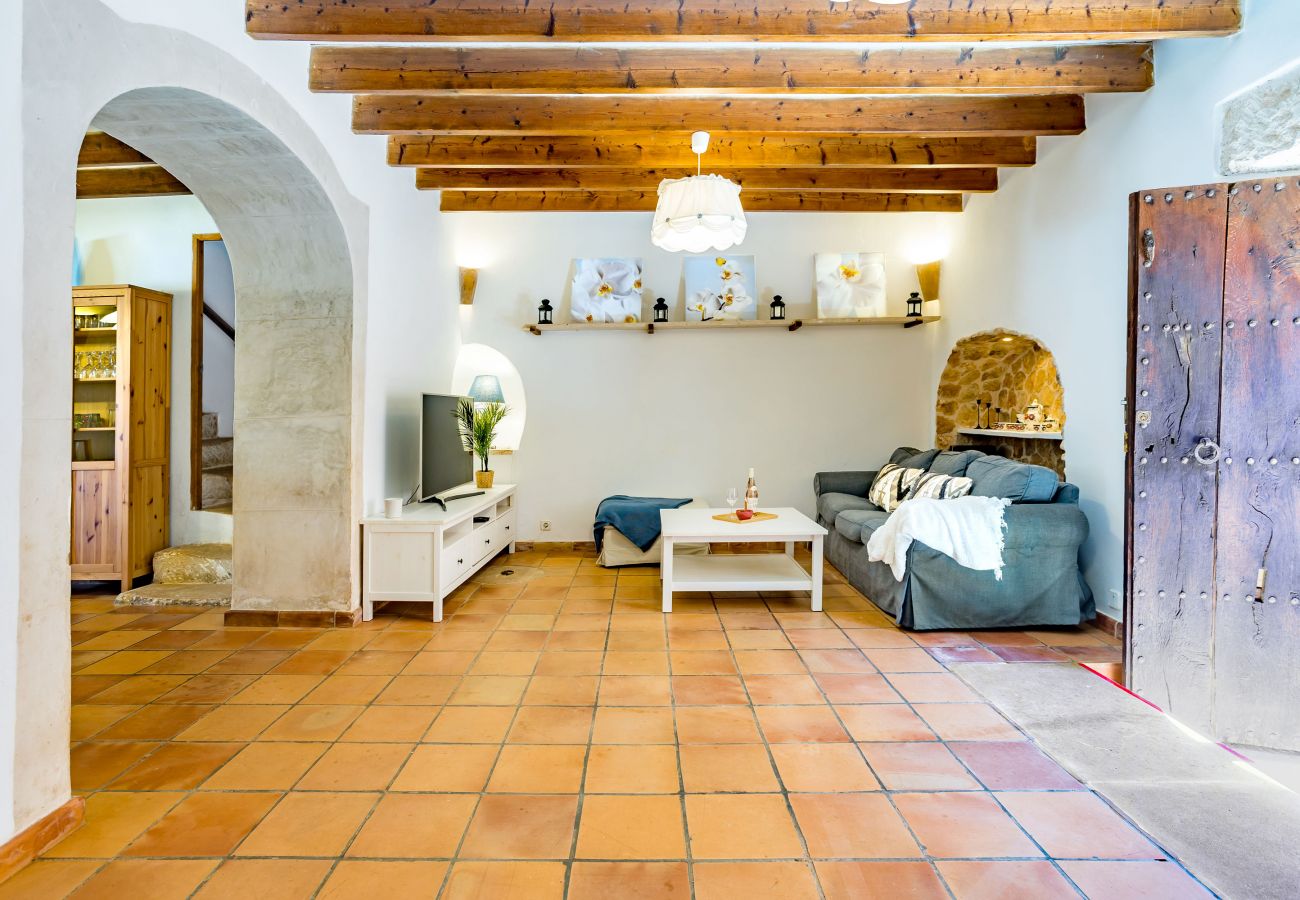 Country house in Santanyi - Finca Can Nin » Traditional country house in a quiet location, large pool and close to the beach