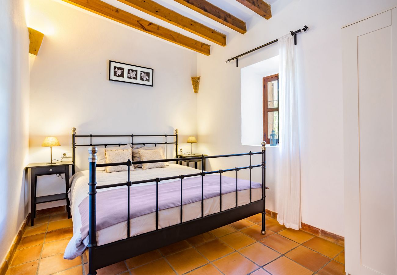 Country house in Santanyi - Finca Can Nin » Traditional country house in a quiet location, large pool and close to the beach