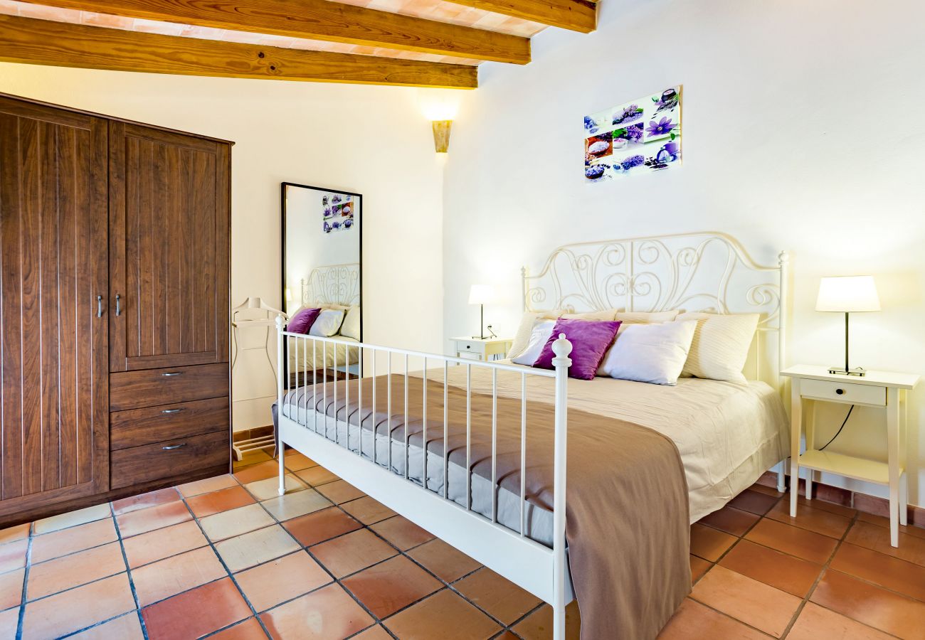 Country house in Santanyi - Finca Can Nin » Traditional country house in a quiet location, large pool and close to the beach