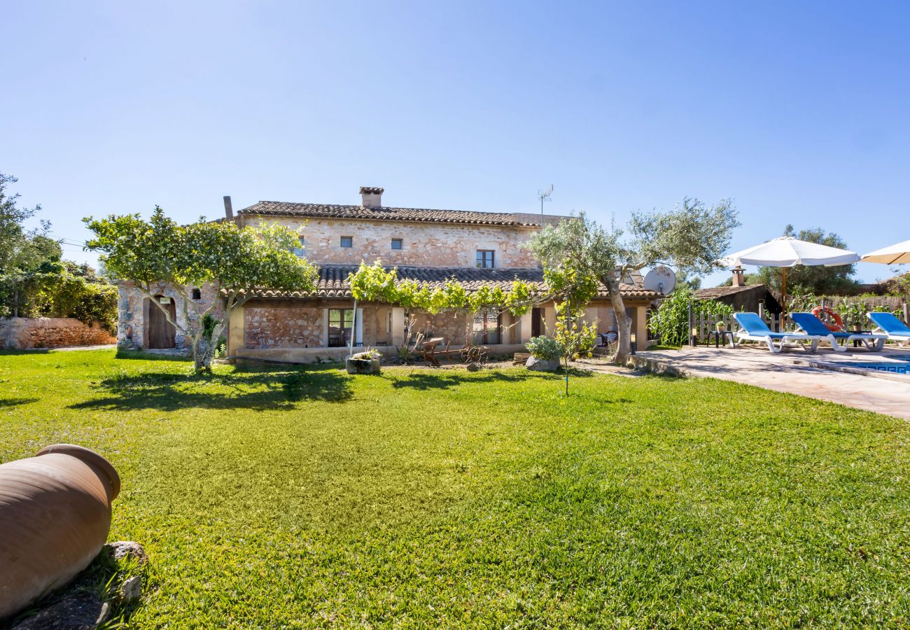 Country house in Santanyi - Finca Can Nin » Traditional country house in a quiet location, large pool and close to the beach