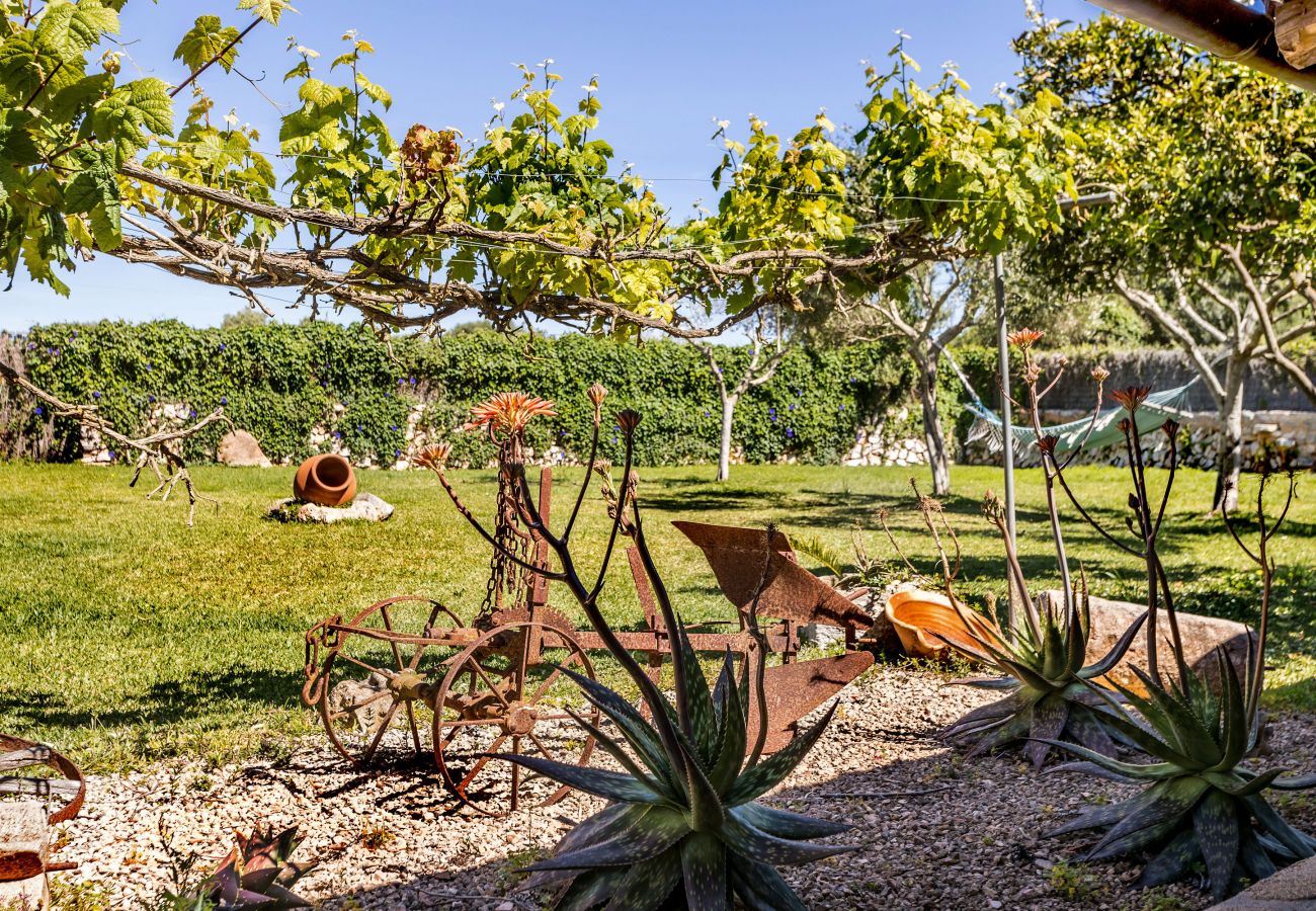 Country house in Santanyi - Finca Can Nin » Traditional country house in a quiet location, large pool and close to the beach