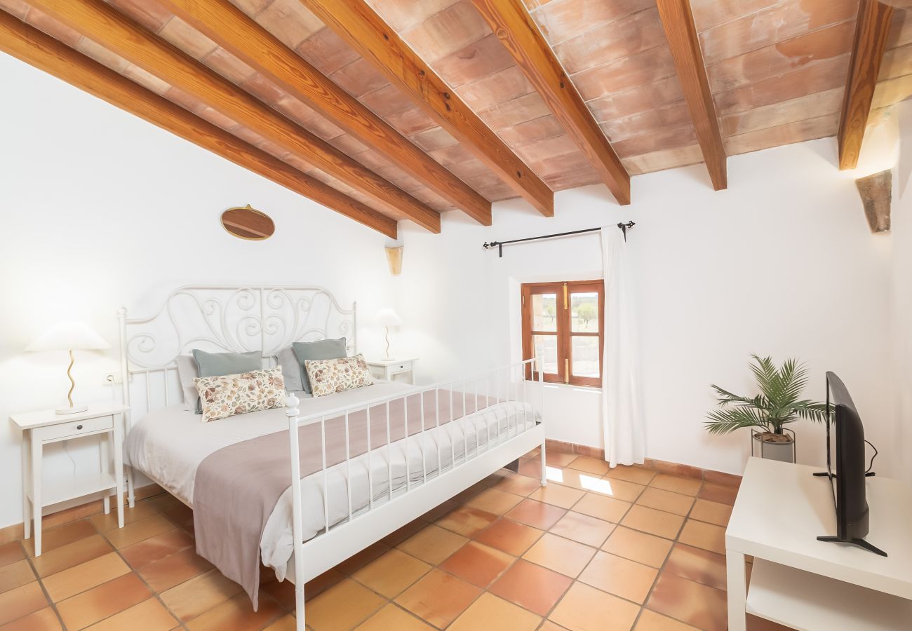 Country house in Santanyi - Finca Can Nin idyllic holiday house with large pool in Santanyí
