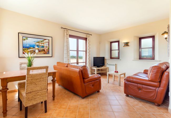 Country house in Santanyi - Finca Ses Mires 5-bedroom holiday house with pool, sea views and walking distance to the beach in Santanyí Country house in Santanyi - Finca Ses Mires 5-bedroom holiday house with pool, sea views and walking distance to the beach in Santanyí