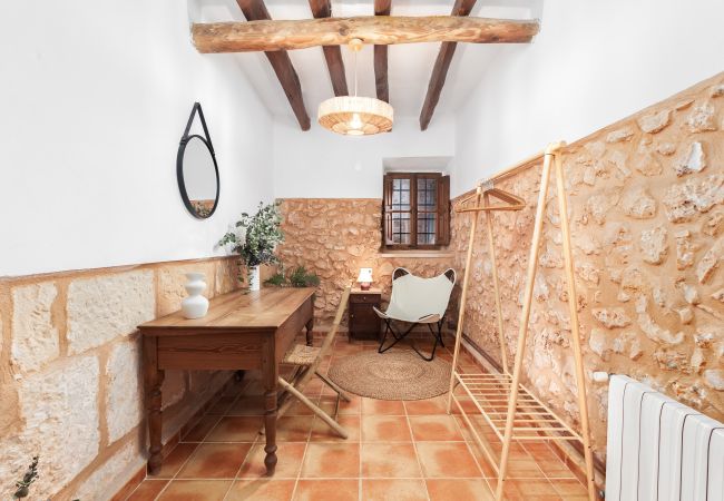 Country house in Santanyi - Casa Antigua holiday house with swimming pool in a quiet countryside location near Santanyi Country house in Santanyi - Casa Antigua holiday house with swimming pool in a quiet countryside location near Santanyi