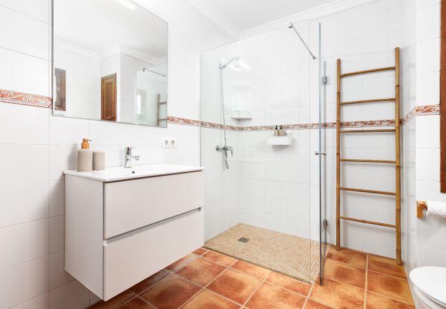 Country house in Santanyi - Casa Antigua holiday house with swimming pool in a quiet countryside location near Santanyi Country house in Santanyi - Casa Antigua holiday house with swimming pool in a quiet countryside location near Santanyi