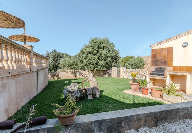 Country house in Santanyi - Sa Madoneta charming holiday house with stunning views and swimming pool in Santanyí Country house in Santanyi - Sa Madoneta charming holiday house with stunning views and swimming pool in Santanyí