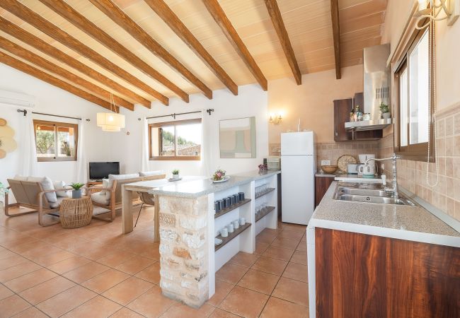 Country house in Santanyi - Sa Madoneta charming holiday house with stunning views and swimming pool in Santanyí Country house in Santanyi - Sa Madoneta charming holiday house with stunning views and swimming pool in Santanyí