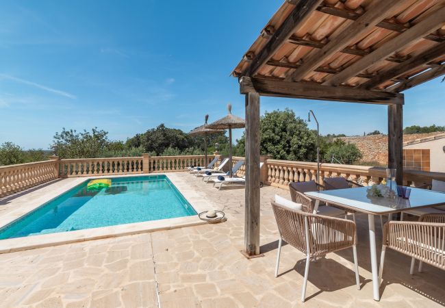 Country house in Santanyi - Sa Madoneta charming holiday house with stunning views and swimming pool in Santanyí Country house in Santanyi - Sa Madoneta charming holiday house with stunning views and swimming pool in Santanyí