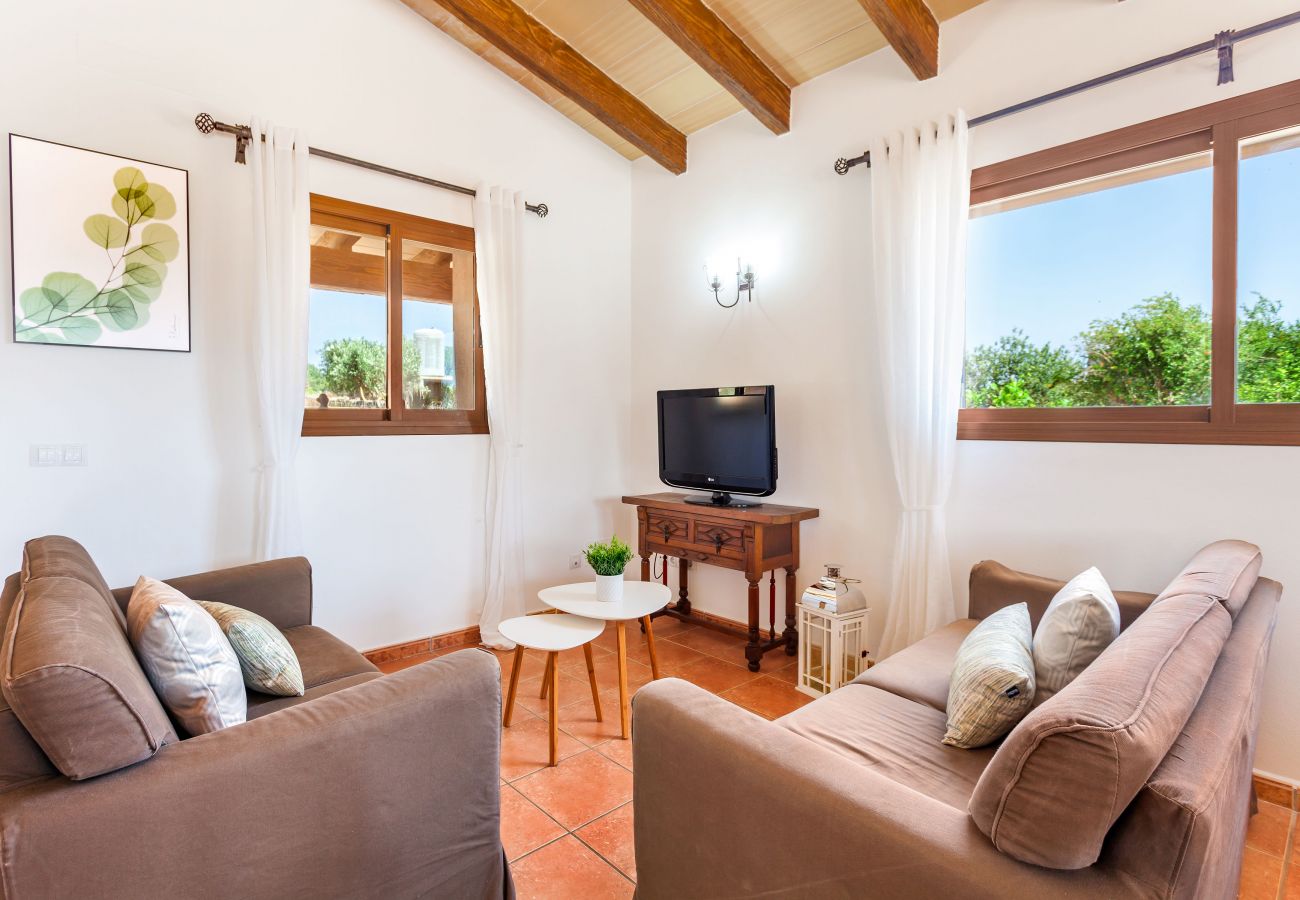 Country house in Santanyi - Sa Madoneta charming holiday house with stunning views and swimming pool in Santanyí