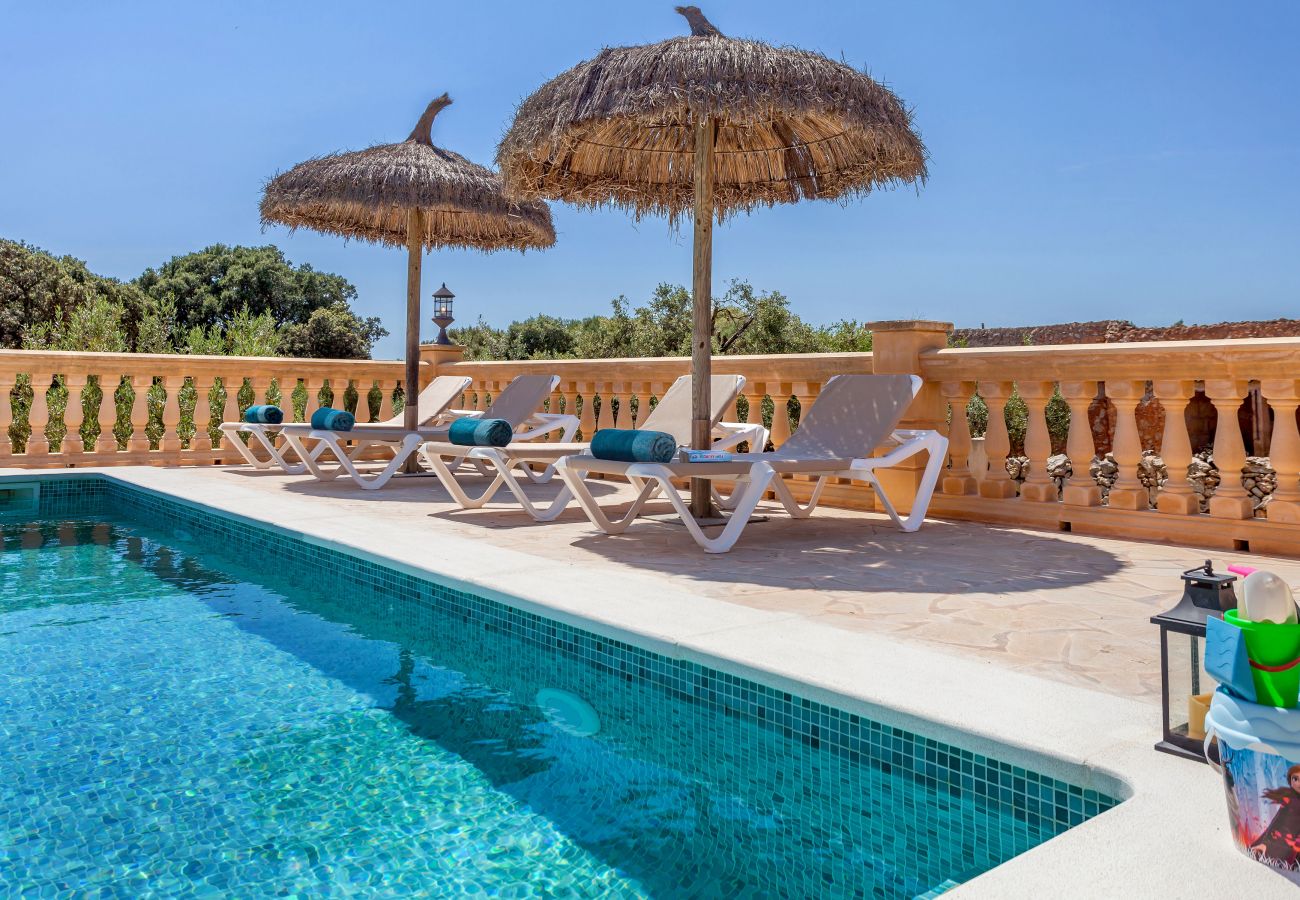 Country house in Santanyi - Sa Madoneta charming holiday house with stunning views and swimming pool in Santanyí