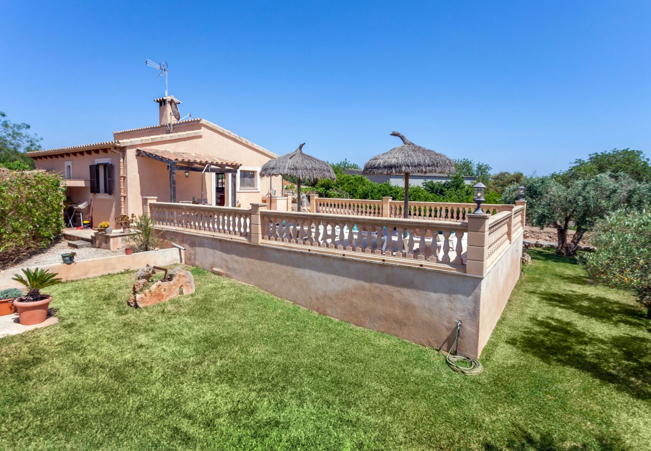 Country house in Santanyi - Sa Madoneta charming holiday house with stunning views and swimming pool in Santanyí