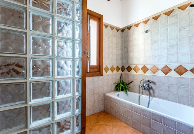 Country house in Porto Petro - Finca Domingo traditional holiday house in a quiet area in Portopetro Country house in Porto Petro - Finca Domingo traditional holiday house in a quiet area in Portopetro