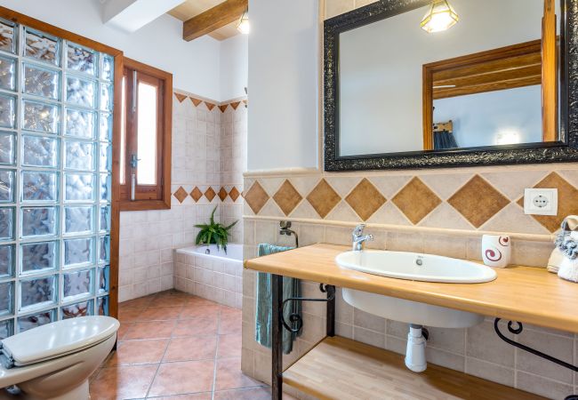 Country house in Porto Petro - Finca Domingo traditional holiday house in a quiet area in Portopetro Country house in Porto Petro - Finca Domingo traditional holiday house in a quiet area in Portopetro