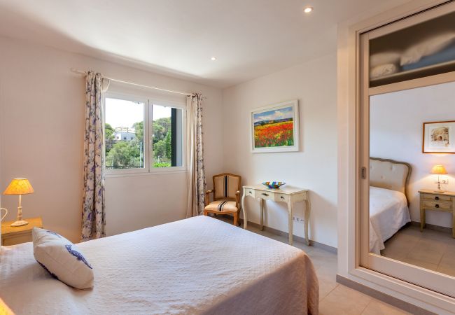 Apartment in Cala Figuera - Harbour View 2 Holiday Apartment by the Sea in a Lively Fishing Village in Cala Figuera Apartment in Cala Figuera - Harbour View 2 Holiday Apartment by the Sea in a Lively Fishing Village in Cala Figuera