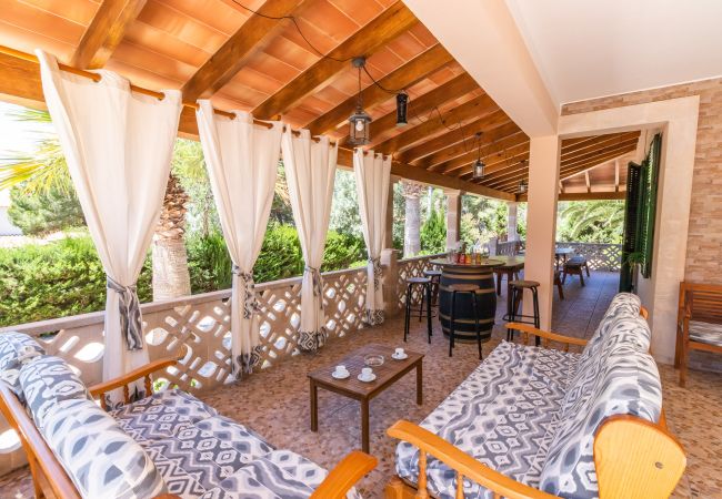 Chalet in Santanyi - Casa Aurora large seaside holiday house with private pool near the beach in Cala Santanyí Chalet in Santanyi - Casa Aurora large seaside holiday house with private pool near the beach in Cala Santanyí