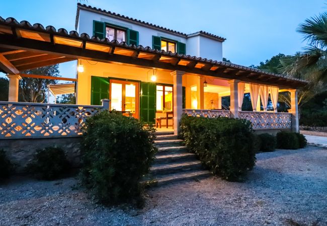 Chalet in Santanyi - Casa Aurora large seaside holiday house with private pool near the beach in Cala Santanyí Chalet in Santanyi - Casa Aurora large seaside holiday house with private pool near the beach in Cala Santanyí